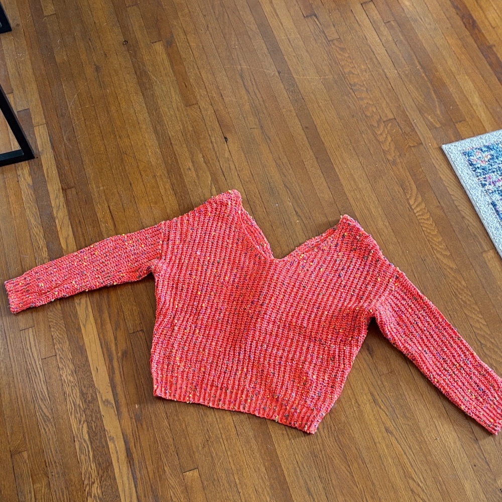 Main Strip Cozy Colorful Coral scoop neck Sweater